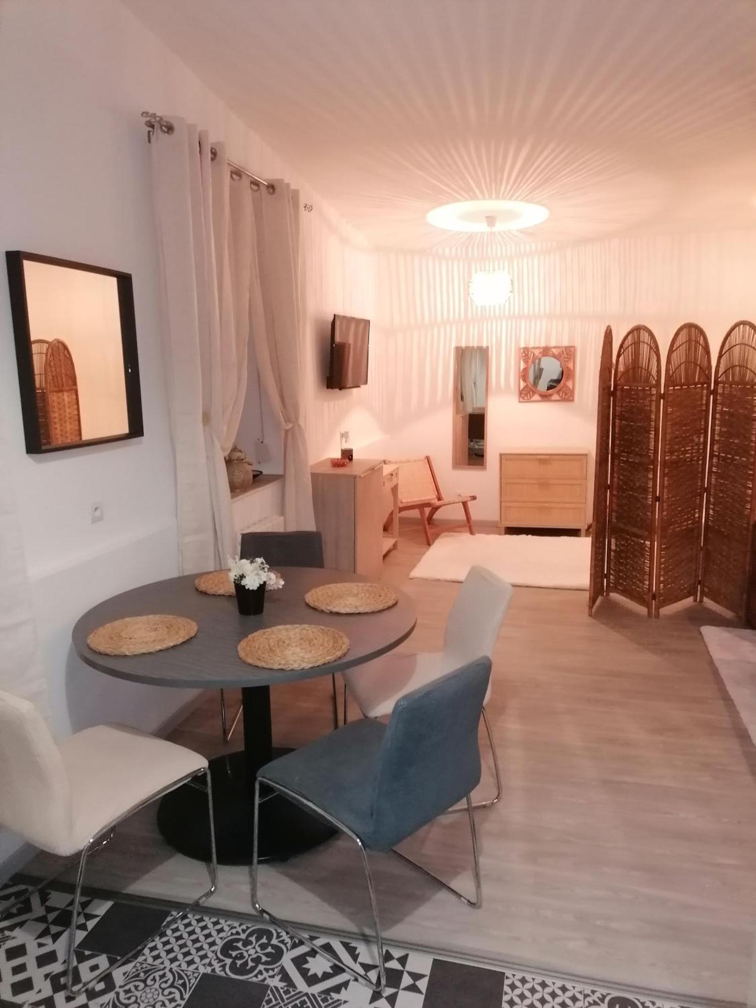 Appt L'Orientale 50M2 Avec Terrasse Lägenhet Rouvroy  Exteriör bild